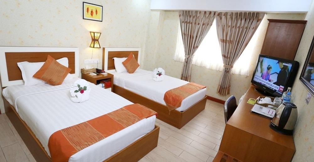Hotel Kan Kaw Γιανγκόν Εξωτερικό φωτογραφία