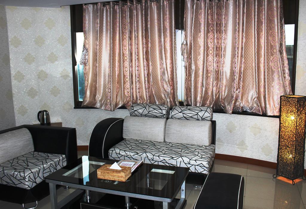 Hotel Kan Kaw Γιανγκόν Εξωτερικό φωτογραφία